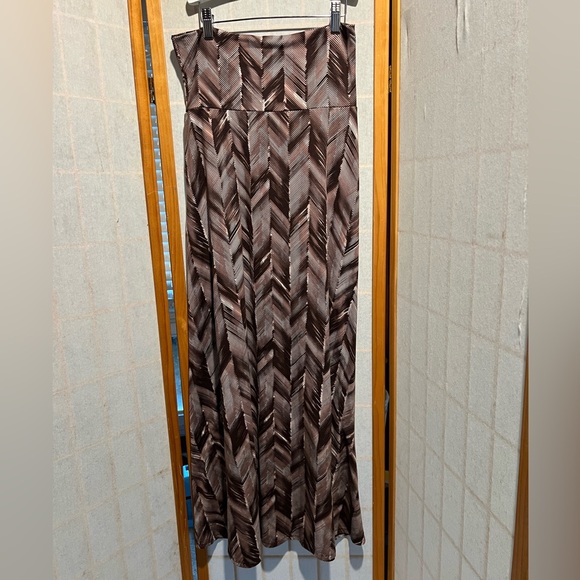 Urban K Women’s Maxi Skirt - Picture 1 of 4